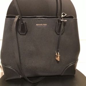 Michael Kors Mercer Tote Large